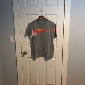 GapFit Performance Graphic Tee
